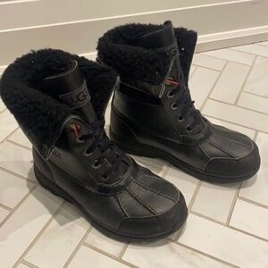 UGG Butte II CWR - Black kids boots